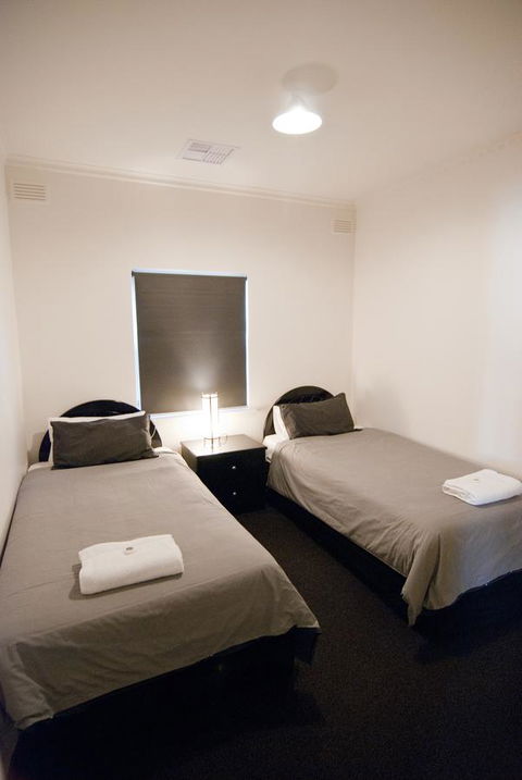 The Commodore - Inverell Accommodation 18