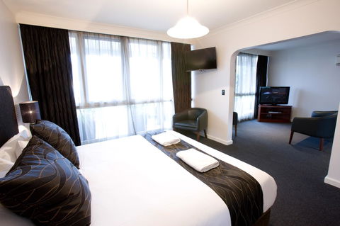 The Commodore - Inverell Accommodation 33