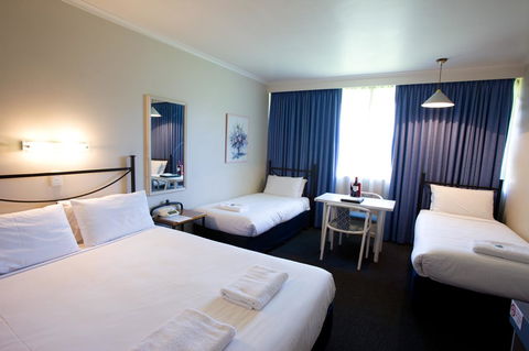 The Commodore - Inverell Accommodation 26