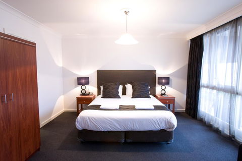 The Commodore - Inverell Accommodation 7
