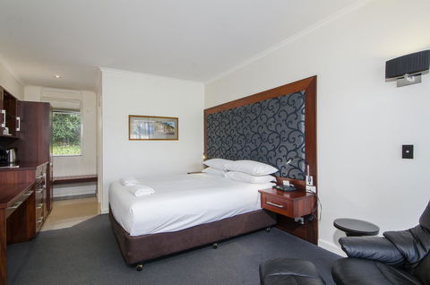 The Commodore - Inverell Accommodation 39