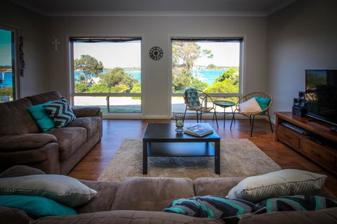 Waterfront On Osprey - Inverell Accommodation 2