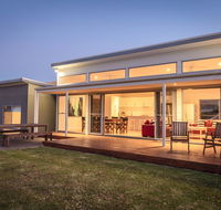 Middle River Beach House - East Wing - Inverell Accommodation