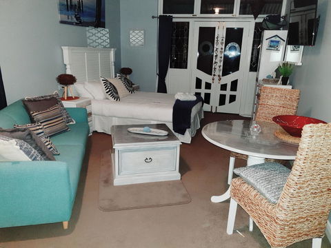 Court House - Studio - Inverell Accommodation 0