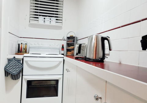 Court House - Studio - Inverell Accommodation 2