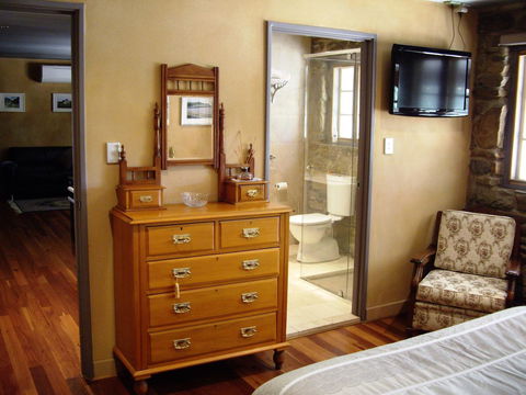 1860 Wine Country Cottages - Inverell Accommodation 15