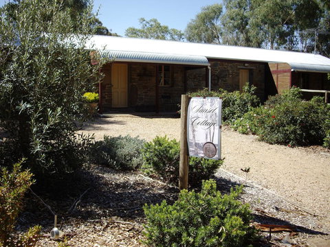 1860 Wine Country Cottages - Inverell Accommodation 22