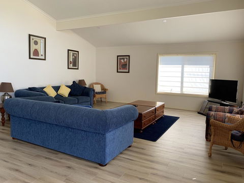 Emu Bay Lodge - Inverell Accommodation 6