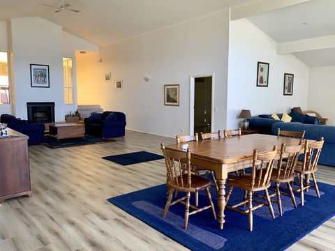 Emu Bay Lodge - Inverell Accommodation 7