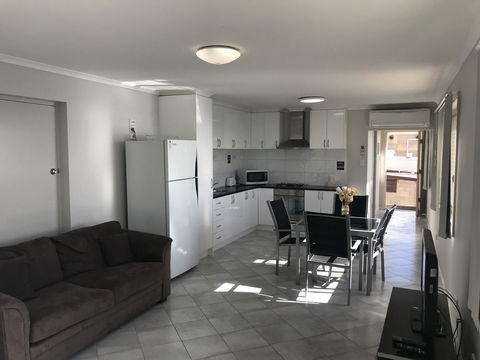 Beachside & Jetty View Apartment 6 - Captain\'s Apt - Inverell Accommodation 17