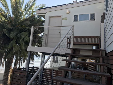 Beachside & Jetty View Apartment 6 - Captain\'s Apt - Inverell Accommodation 7