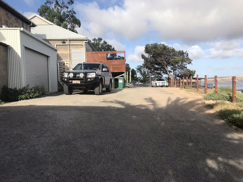 Beachside & Jetty View Apartment 6 - Captain\'s Apt - Inverell Accommodation 8