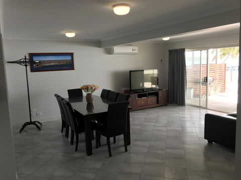 Beachside & Jetty View Apartment 6 - Captain\'s Apt - Inverell Accommodation 27