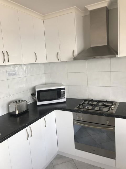 Beachside & Jetty View Apartment 6 - Captain\'s Apt - Inverell Accommodation 5