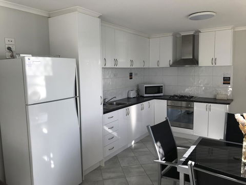 Beachside & Jetty View Apartment 6 - Captain\'s Apt - Inverell Accommodation 19