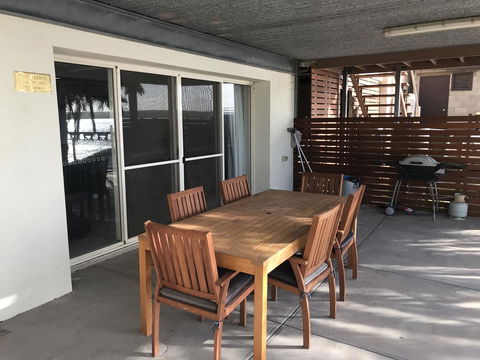 Beachside & Jetty View Apartment 6 - Captain\'s Apt - Inverell Accommodation 38