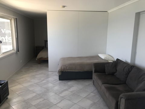 Beachside & Jetty View Apartment 6 - Captain\'s Apt - Inverell Accommodation 1