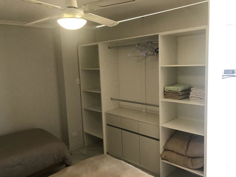 Beachside & Jetty View Apartment 6 - Captain\'s Apt - Inverell Accommodation 3