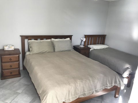 Beachside & Jetty View Apartment 6 - Captain\'s Apt - Inverell Accommodation 25