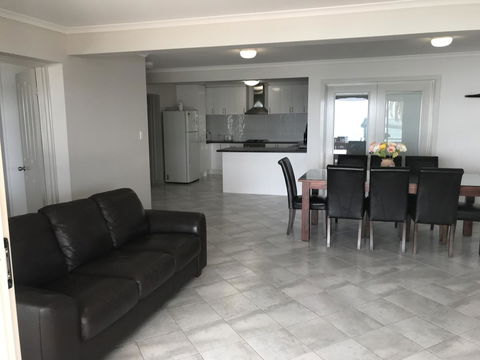 Beachside & Jetty View Apartment 6 - Captain\'s Apt - Inverell Accommodation 32