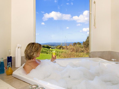 Chimes Spa Retreat - Inverell Accommodation 35