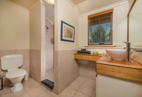 Chimes Spa Retreat - Inverell Accommodation 18