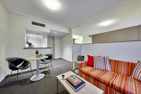 Ibis Perth - Inverell Accommodation 3