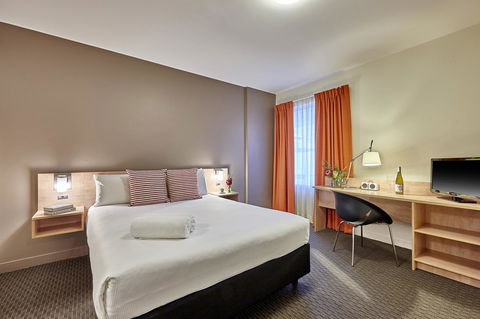 Ibis Perth - Inverell Accommodation 5