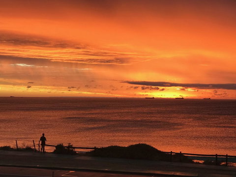 Cottesloe Beachfront Ocean View Apartment - Inverell Accommodation 14