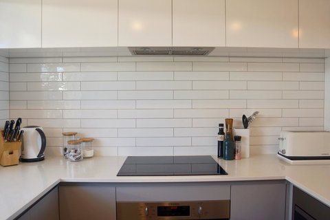 Cottesloe Beachfront Ocean View Apartment - Inverell Accommodation 11