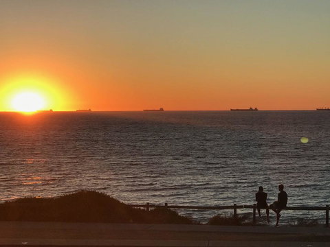 Cottesloe Beachfront Ocean View Apartment - Inverell Accommodation 18