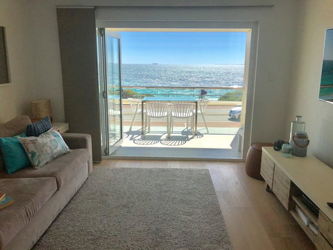 Cottesloe Beachfront Ocean View Apartment - Inverell Accommodation 0