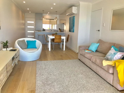 Cottesloe Beachfront Ocean View Apartment - Inverell Accommodation 7