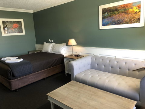 Dog Rock Motel - Inverell Accommodation 1