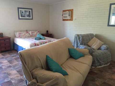 Surf Shack - Inverell Accommodation 4