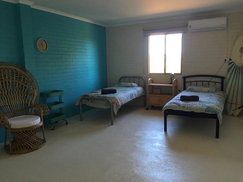 Surf Shack - Inverell Accommodation 5