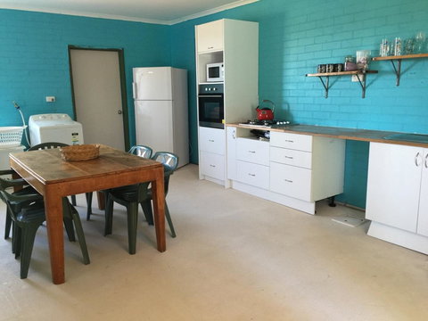 Surf Shack - Inverell Accommodation 1