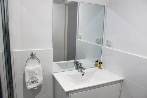 Morisset Serviced Apartments - Inverell Accommodation 9