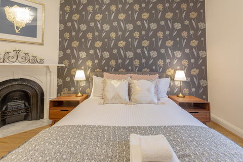 Heritage Townhouse Near Harbour Bridge - Inverell Accommodation 22