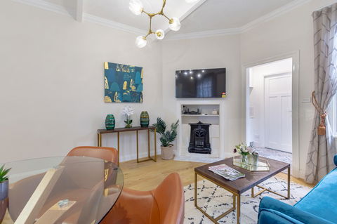 Heritage Townhouse Near Harbour Bridge - Inverell Accommodation 17
