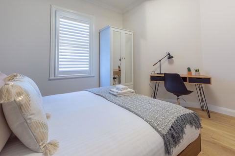 Heritage Townhouse Near Harbour Bridge - Inverell Accommodation 6