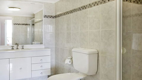 Darling Harbor Apartment - Inverell Accommodation 5