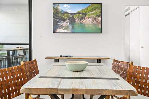 Rockpool 2 Sawtell Beach - Just Steps To Restaurants And 2 Min Stroll To Beach! - Inverell Accommodation 4