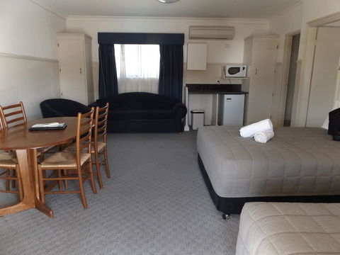 Ben Chifley Motor Inn - Inverell Accommodation 24