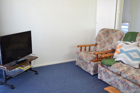 Sundial Holiday Units - Inverell Accommodation 41