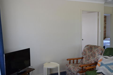 Sundial Holiday Units - Inverell Accommodation 37