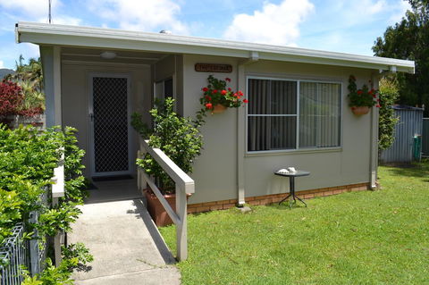 Sundial Holiday Units - Inverell Accommodation 8