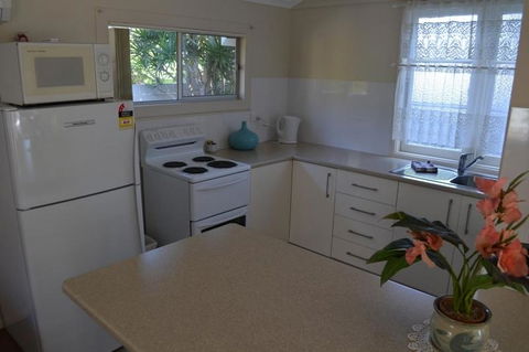 Sundial Holiday Units - Inverell Accommodation 4