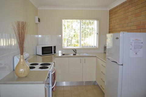 Sundial Holiday Units - Inverell Accommodation 20