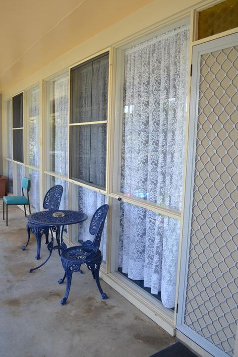 Sundial Holiday Units - Inverell Accommodation 23
